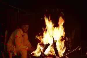 Marrakech: Agafay woestijn dinnershow met kamelenrit bij zonsondergang