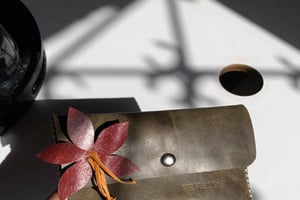 Marrakech : atelier d'accessoires en cuir avec thé