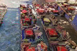 マラケシュ：ウリカ渓谷と滝のガイド付きツアー（ランチ付き）をご案内します