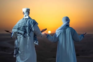 Marrakesh: Agafayn aavikon auringonlasku, kameliratsastus ja illallisnäytös.