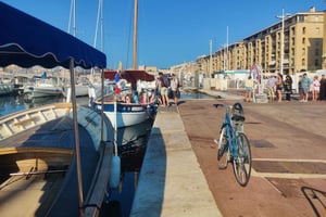 Marseille Boat Tour - See Marseille from the sea in a Pointu