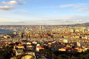 Marseille : Local Neighborhoods Guided Walking Tour