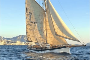 Marseille: Sunset Cruise Cocktail-Dinner in Frioul Islands