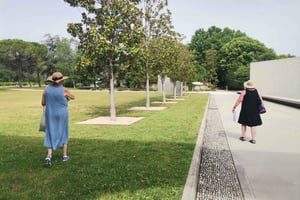 Aix en Provence: Discovery of Prestigeous Wineries and Art