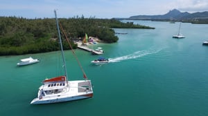 Overnight Catamaran Cruise to Ile aux Aigrettes by Cat Cruiser or Island Hopper