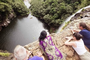 Tamarind Falls: middagwandeltocht met gids en zwemmen