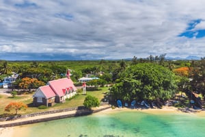 The Red Chapel, Garden, History, Chateau & World Top Noodles