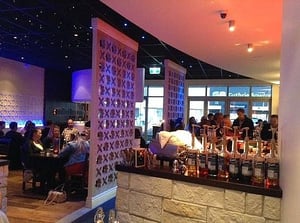 Costas Taverna Restaurante Grego e Bar de Ouzo