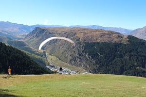Paragliding hoch in Queenstown