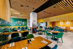 Giants Bar and Restaurant