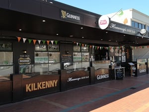 Hennessy's Irish Bar