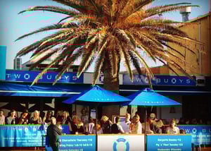 Two Buoys Restaurante, Vinho & Bar de Coquetéis