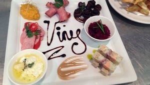 Vines Restaurant bei Helen's Hill