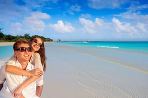 From Cancun or Puerto Morelos: Holbox Boat Tour with Lunch