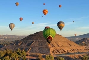 From Mexico City: Teotihuacan Air Balloon Flight & Breakfast