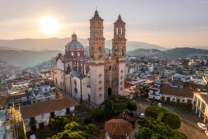 Tour privado de día completo a Cuernavaca y Taxco desde la Ciudad de México