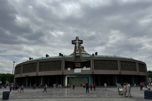 Mexico City: Basilica and Teotihuacan Pyramids Tour