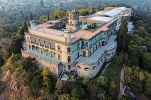 Mexico City: Exclusive tour of Chapultepec Castle, after-hours access
