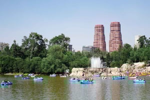 Mexico City: Private Chapultepec Park Bike Tour