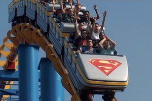 Ciudad de México: Entrada Six Flags + tour con paradas libres por la ciudad