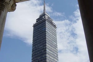 Ciudad de México: Entrada a la Torre Latinoamericana por MIRADOR