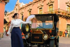 Querétaro: City Tour in a Classic Ford T Vehicle