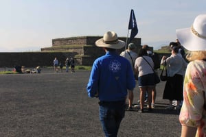 Teotihuacan Pyramids: Guided Tour with Entry Ticket Included