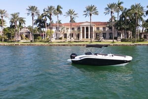 Miami Beach: Private Boat Tour with Captain