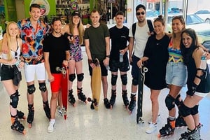 Miami Beach: Rollerblade Rental with Protection Gear
