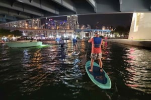 Miami: Nocna wycieczka SUP lub kajakiem City Lights
