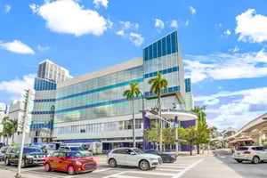 マイアミ：クルーズラインラウンジアクセス + 荷物預かり