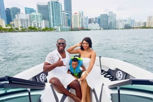 Miami: Private Boat Rental with champagne and captain