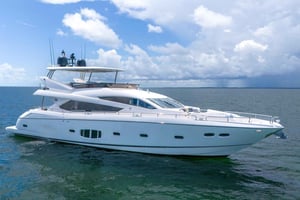 Miami: Sunseeker 80 Yachtcharter met bemanning