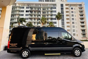 Shuttle Miami Airport/Hotel til Miami Port eller Hotel 14pax