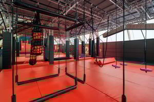 Como: Salti liberi nel trampoline park per famiglie con ingresso flessibile