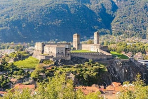 Da Milano: Lugano, Bellinzona e la fabbrica di cioccolato