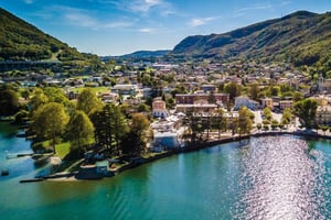 ミラノ発：ベッラージオ&ルガーノとコモ湖プライベートクルーズ