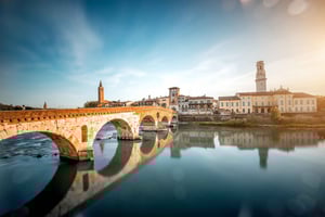 From Milan to Verona by high-speed train: a guided walking tour of the city.