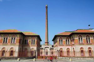 Экскурсия с гидом по рабочему поселку Креспи-д'Адда: любопытные факты и секреты