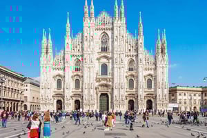 Milano: Katedraalikierros ja pääsy kattoterasseille.