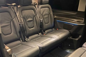 Fra Milano til LINATE flyplasstransport MINIVAN V CLASS Merced