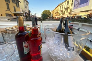 ミラノナヴィリオ・グランデ運河クルーズとブランチ