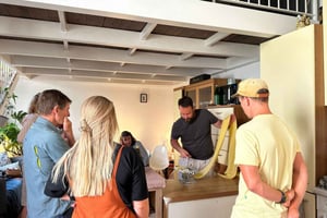 Milão: Aula de culinária de massa e tiramisu com produtos premium