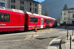 Tur fra Milano: Tirano og det berømte lille røde toget til Saint Moritz