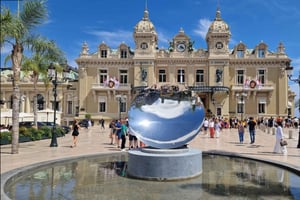 Monacon kierros sertifioidun oppaan kanssa