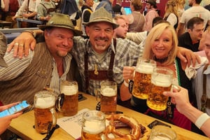 Monachium: wycieczka na Oktoberfest i rezerwacja wieczoru w dużej piwiarnia