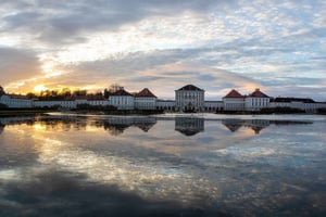 ミュンヘン・プライベート・ウォーク・ツアーと公共交通機関を利用したニンフェンブルク