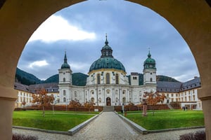 Private driver: Munich to Neuschwanstein, Linderhof & Ettal