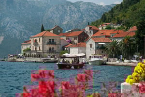 Perast: Guided Tour in a Fiat Topolino E-Car