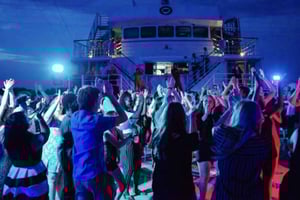 Montreal: Evening Cruise with DJ and Dance Floor